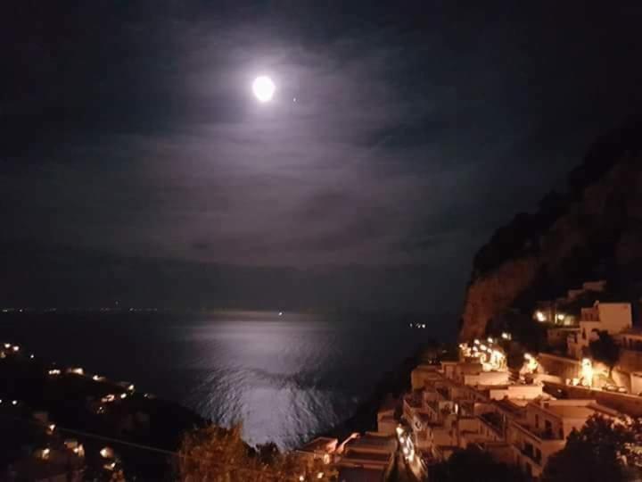 La Villa Di Enzo Casa Vacanze Con Vista Mare Amalfi Eksteriør bilde